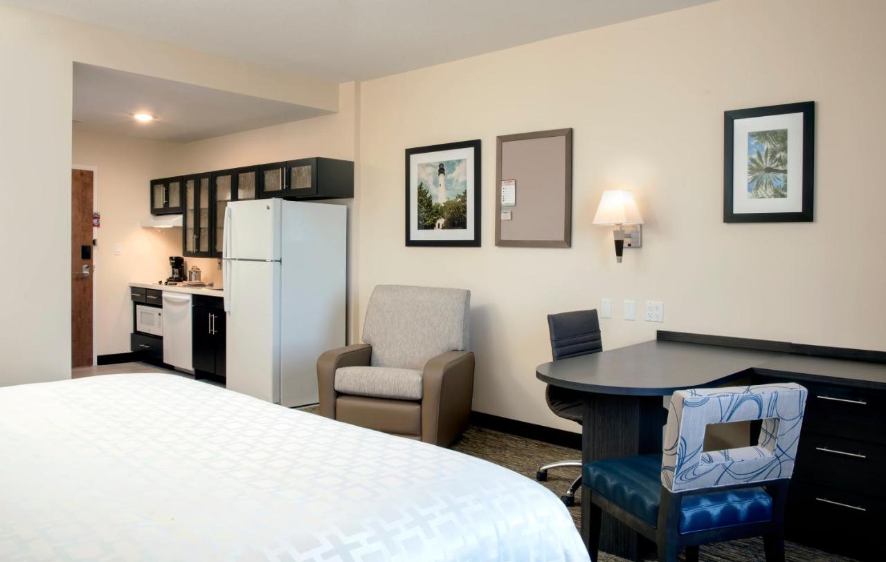 | Candlewood Suites - Miami Exec Airport - Kendall, an IHG Hotel