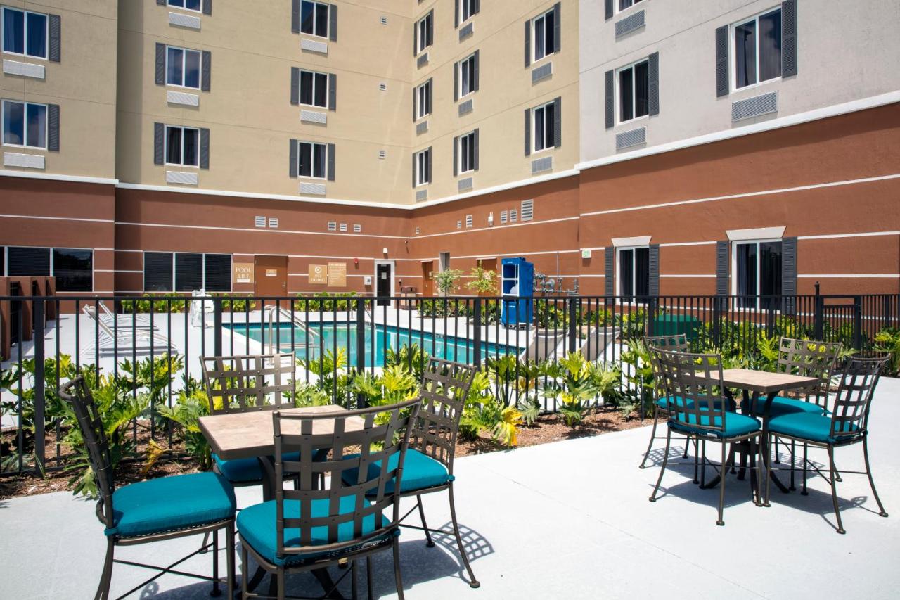 | Candlewood Suites - Miami Exec Airport - Kendall, an IHG Hotel