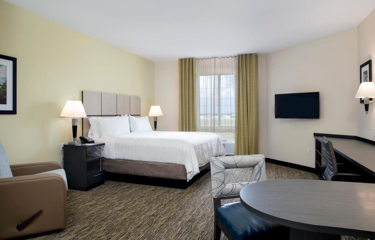 | Candlewood Suites - Miami Exec Airport - Kendall, an IHG Hotel