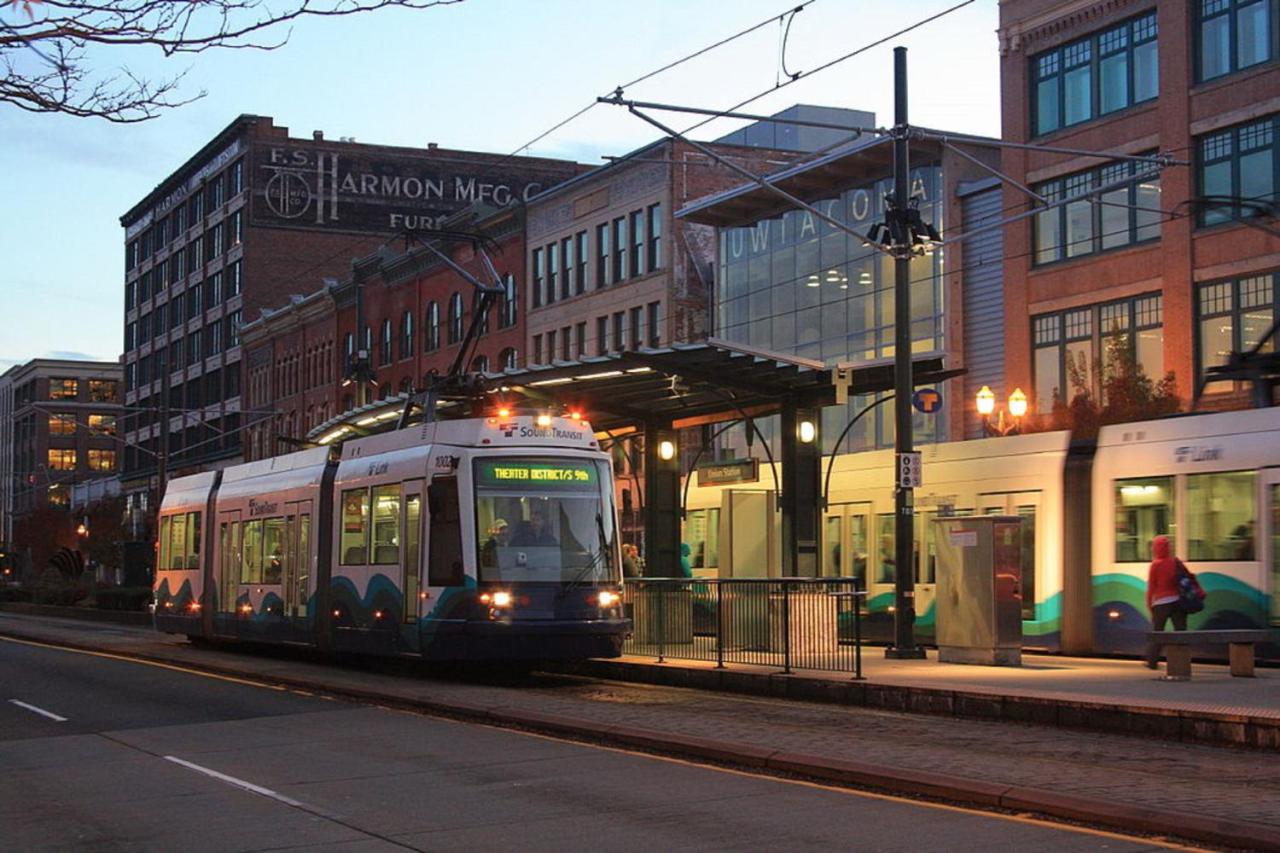 | Holiday Inn Express Hotel & Suites Tacoma Downtown, an IHG Hotel