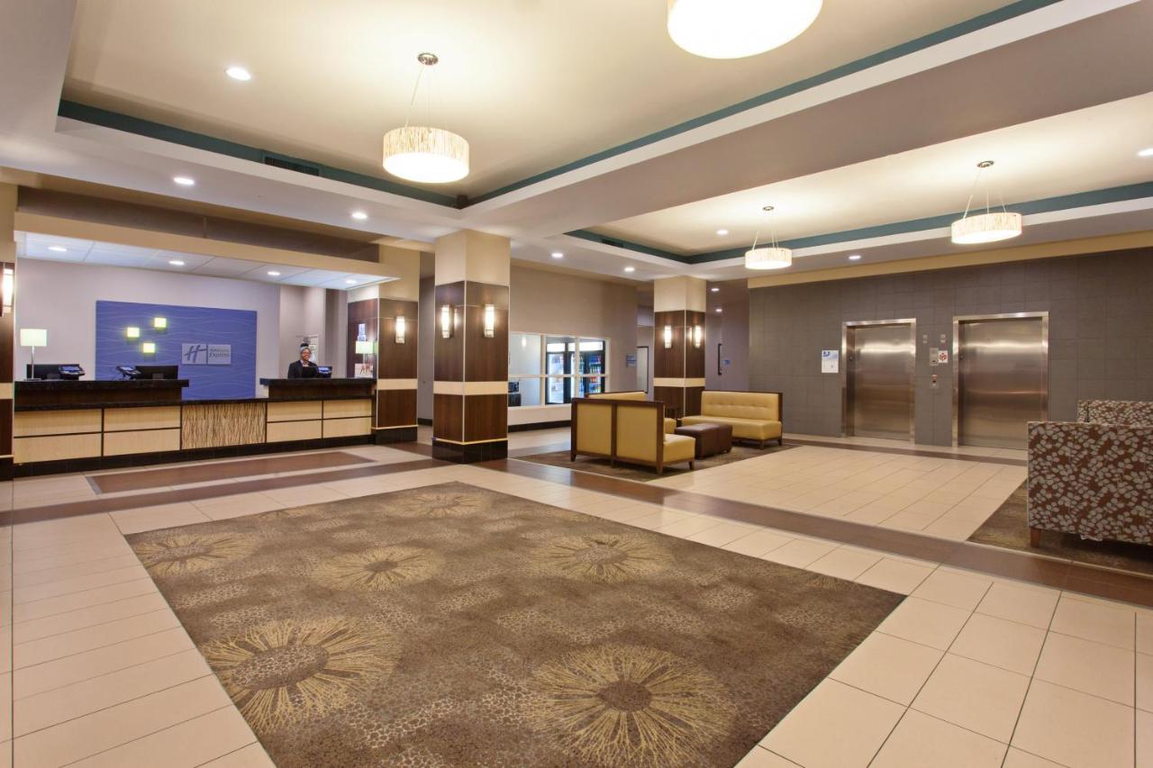  | Holiday Inn Express Hotel & Suites Tacoma Downtown