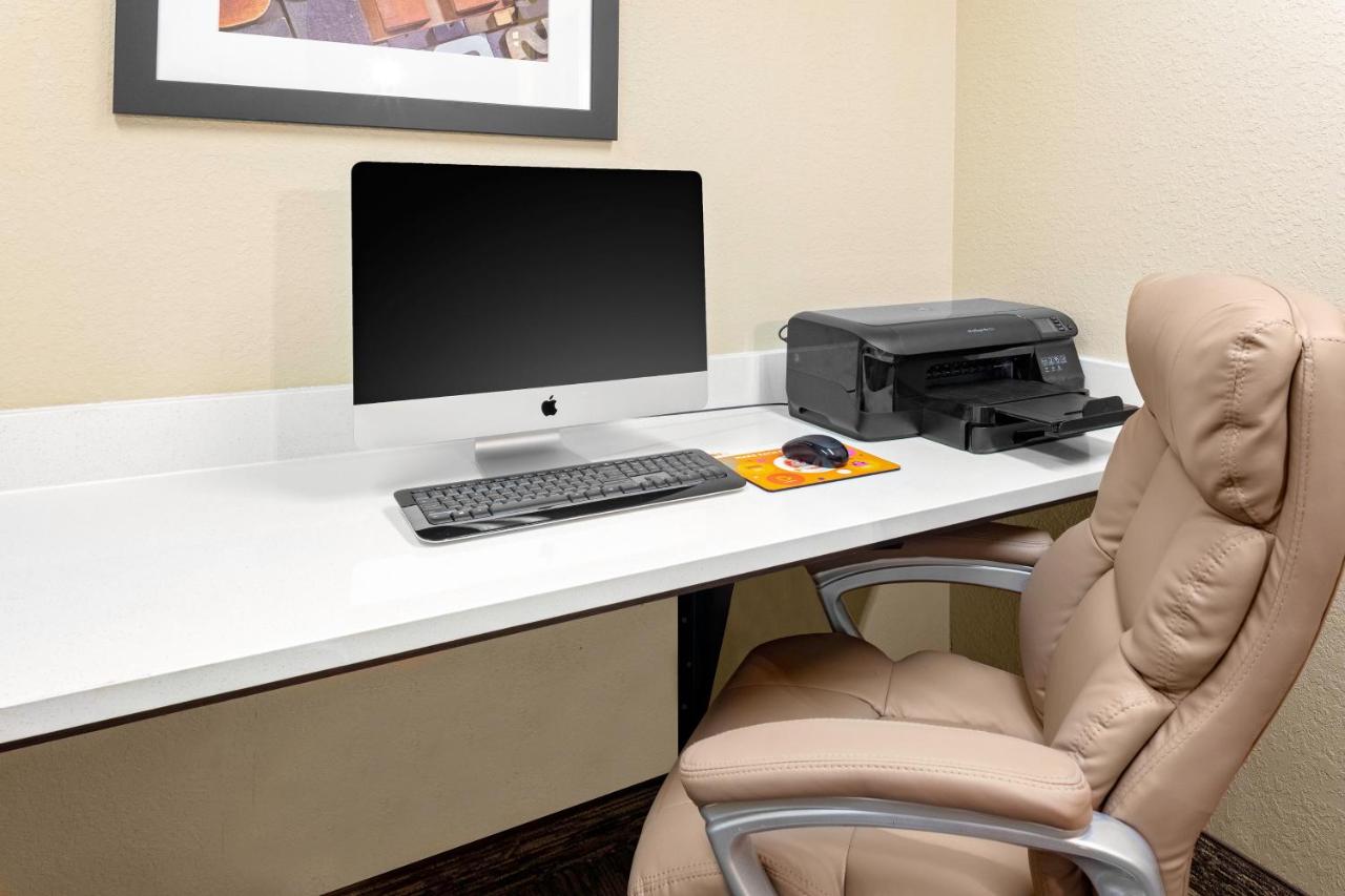 | Candlewood Suites Warner Robins, an IHG Hotel
