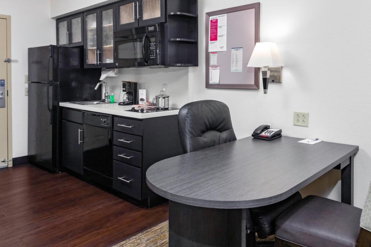 | Candlewood Suites Warner Robins, an IHG Hotel