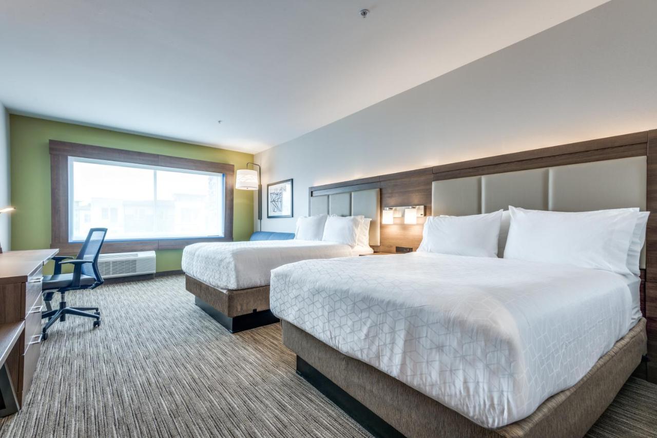 | Holiday Inn Express And Suites Denton South, an IHG Hotel