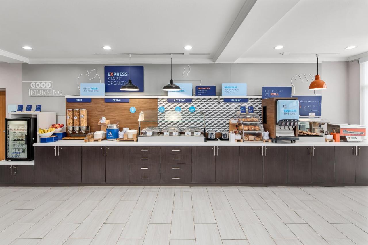 | Holiday Inn Express Hotel & Suites Palm Bay, an IHG Hotel