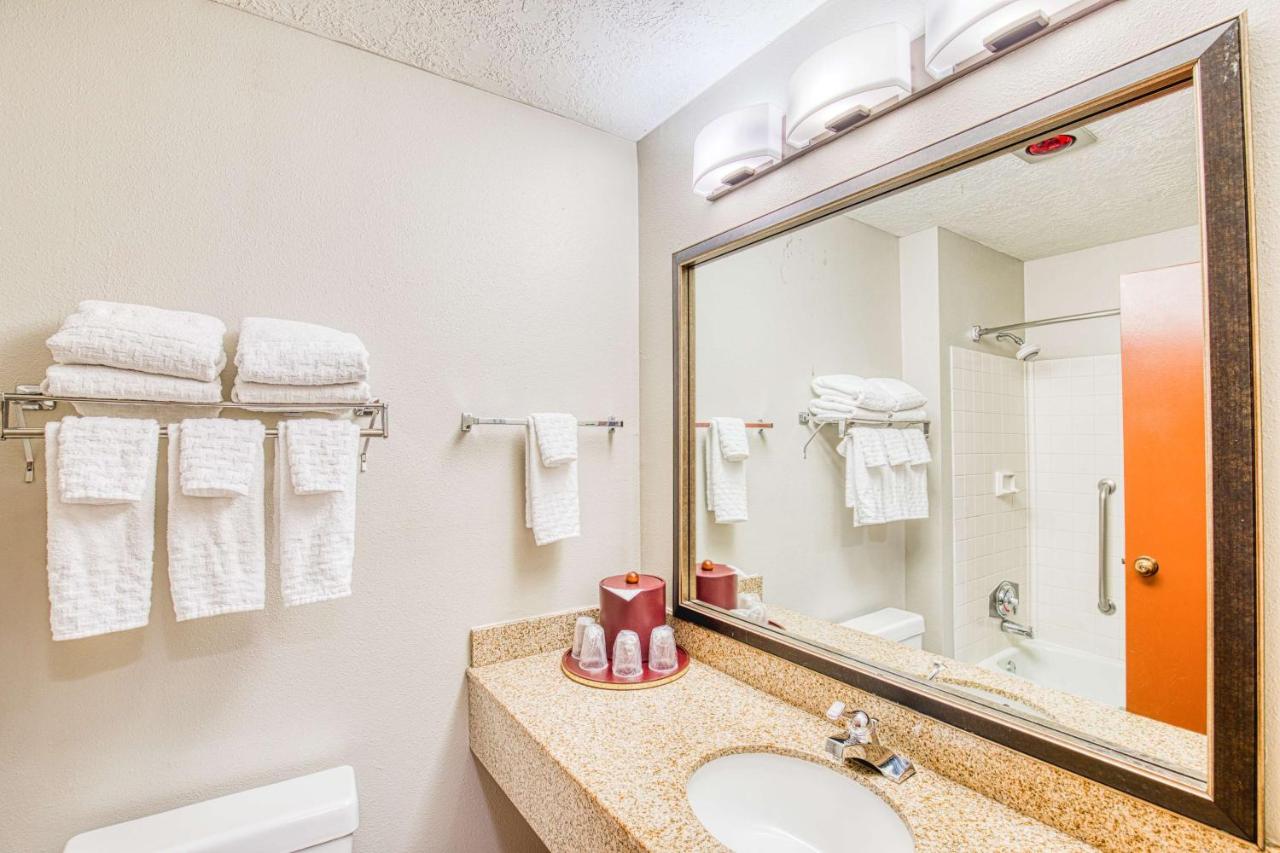 | Best Western Green Valley Inn