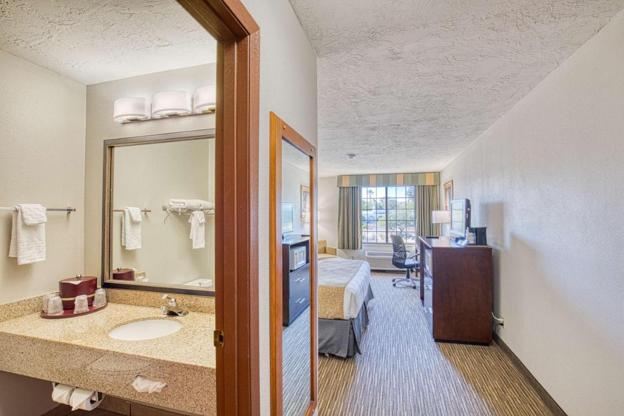 | Best Western Green Valley Inn