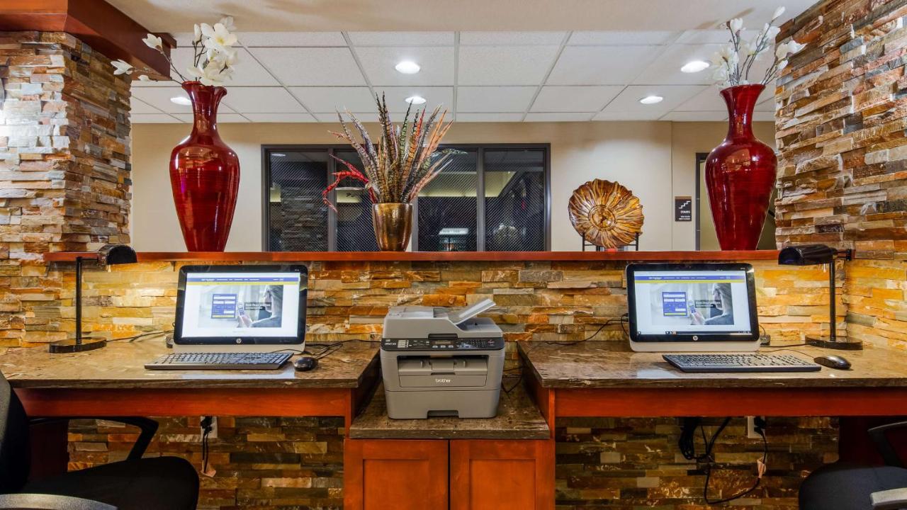 | Best Western Plus Vancouver Mall Dr. Hotel & Suites