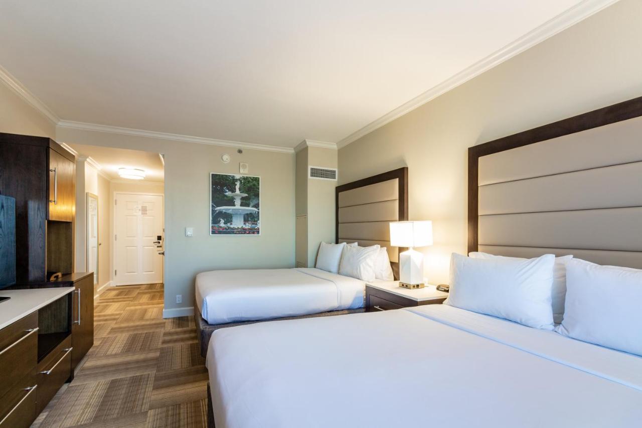 | Holiday Inn Express Savannah - Historic District, an IHG Hotel