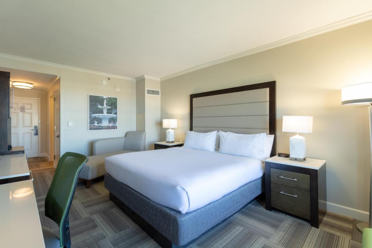 | Holiday Inn Express Savannah - Historic District, an IHG Hotel