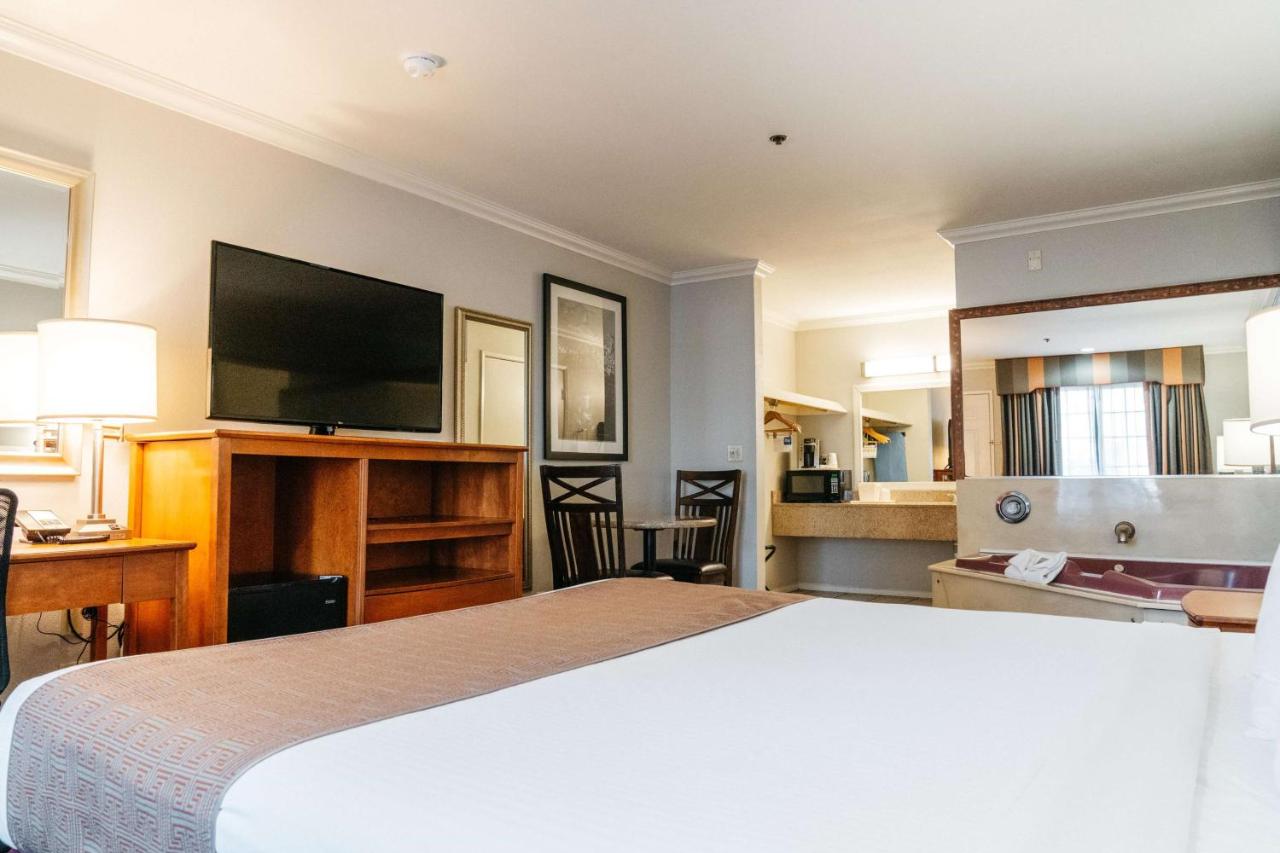 King Room at Best Western Palm Garden Inn