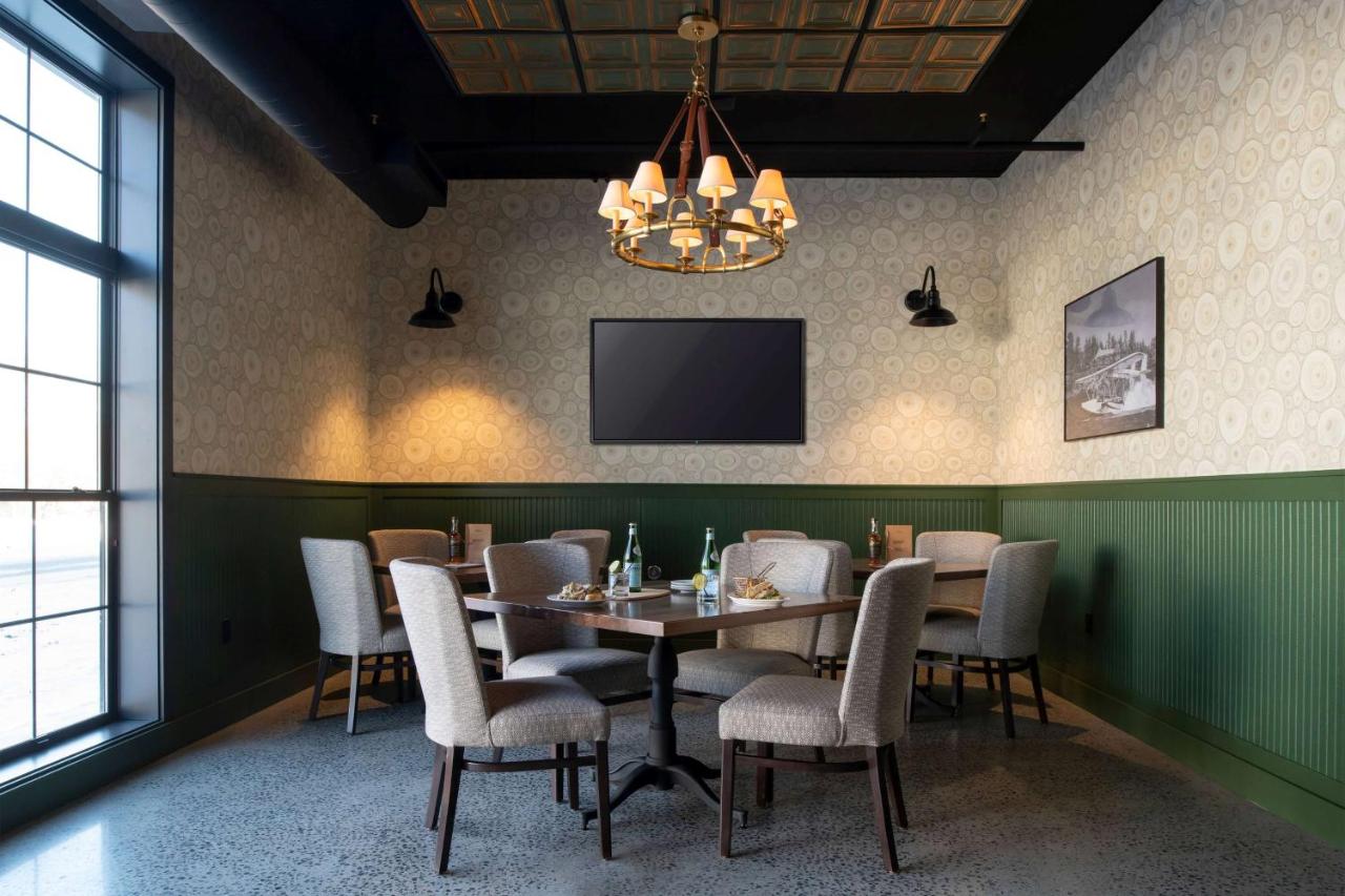 | Cantilever Hotel, Trademark Collection by Wyndham