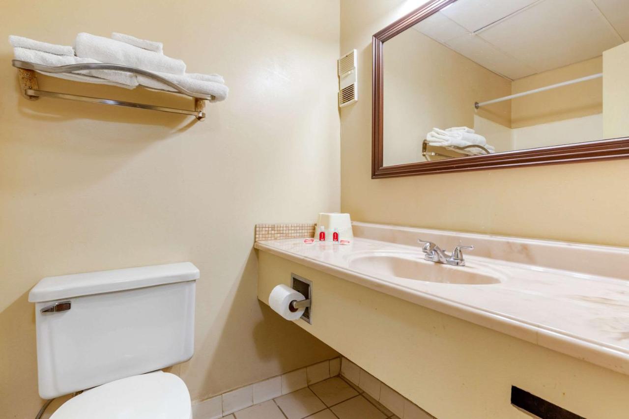 Double Room with Two Double Beds - Non-Smoking at Econo Lodge Burlington I-40