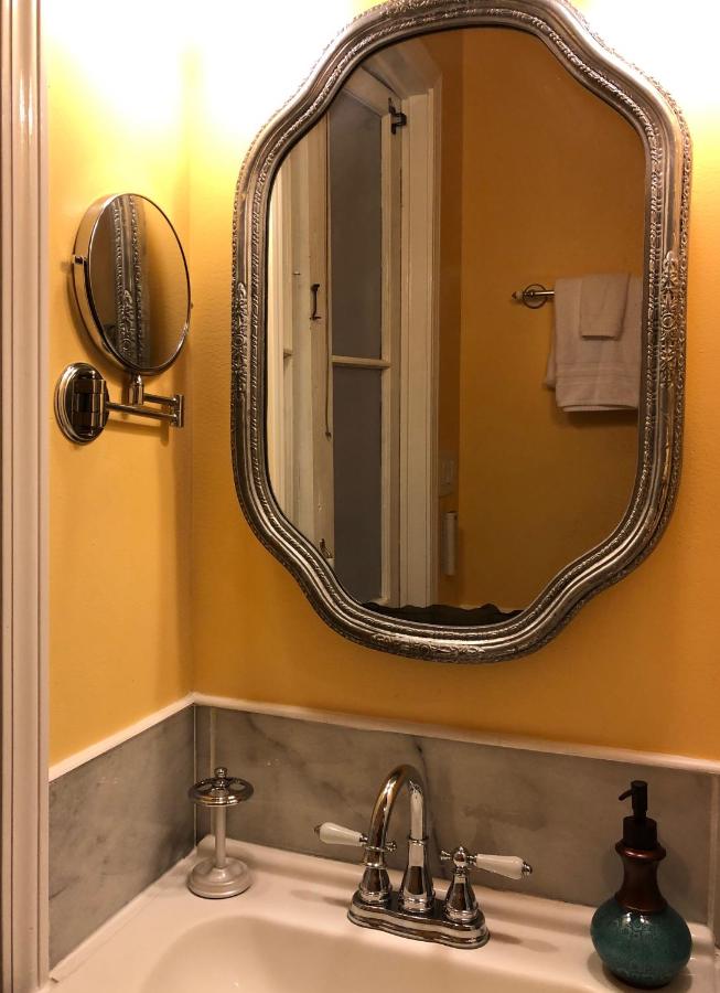 | Blue60 Marigny Inn