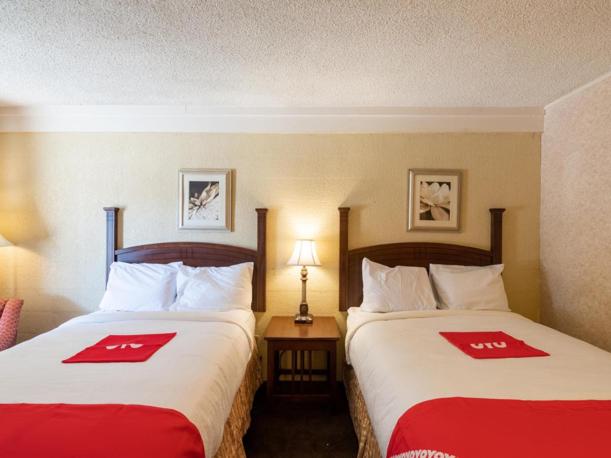 | Hotel O Bay City, TX-35