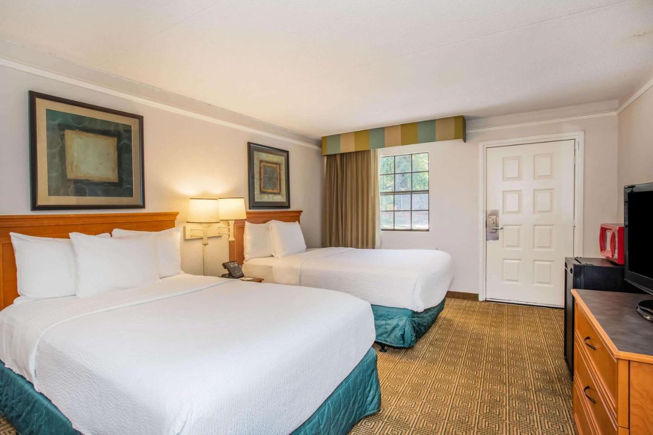 Double Room with Two Double Beds and Mobility/Hearing Impaired Access - Non-Smoking at La Quinta Inn by Wyndham Tallahassee North