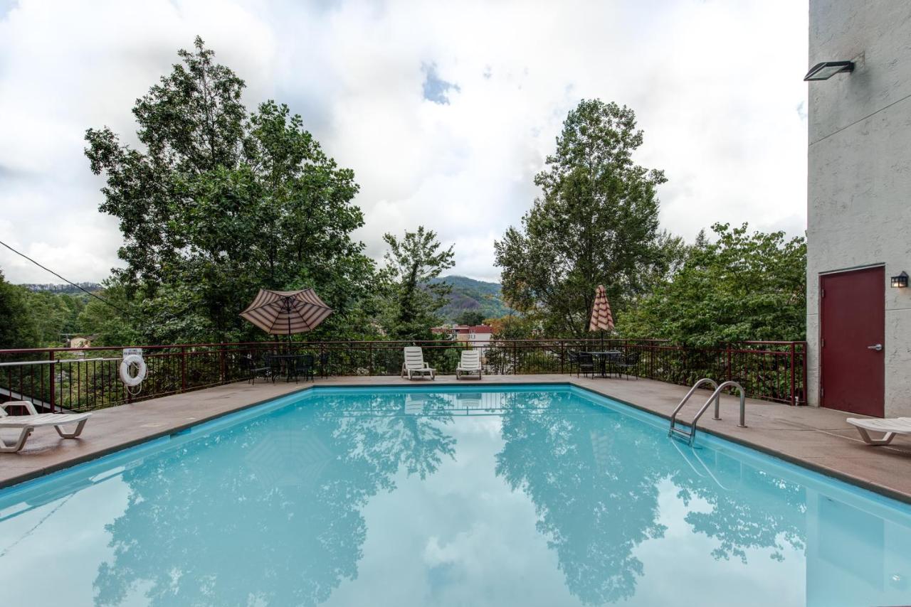  | Laurel Inn Condominium