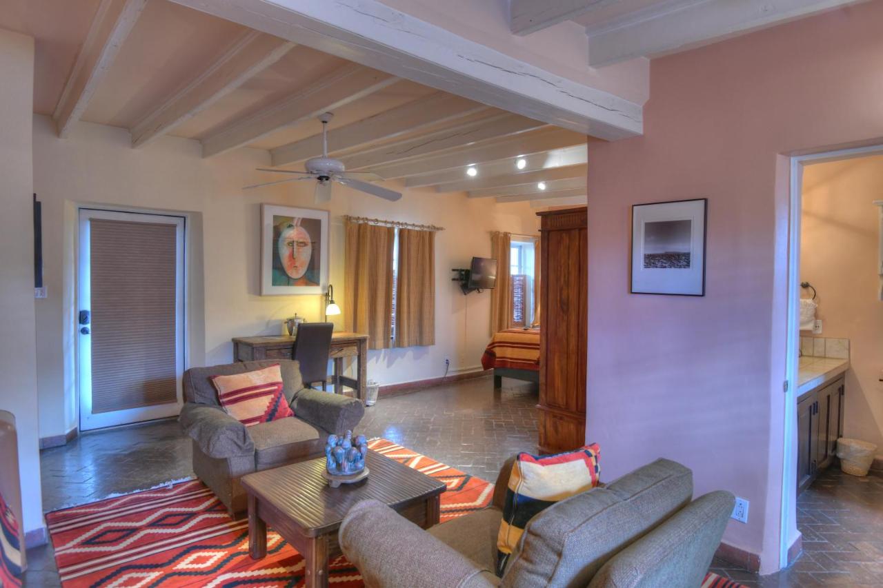 | Inn at Vanessie
