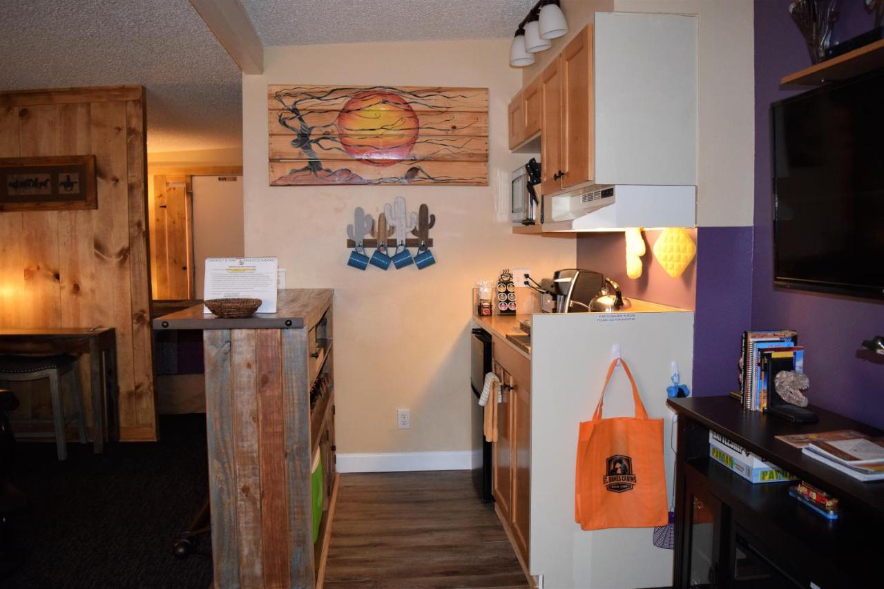 | St Dane's Desert Juniper Cabin