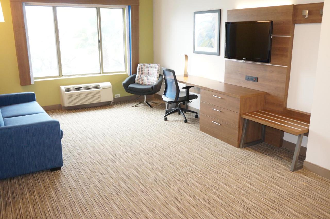 Superior King Suite - Non-Smoking at Holiday Inn Express Fremont-Milpitas Central by IHG