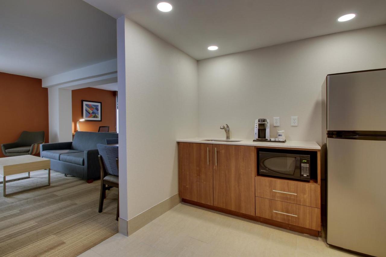  | Holiday Inn Express Voorhees/ Mt. Laurel, an IHG Hotel