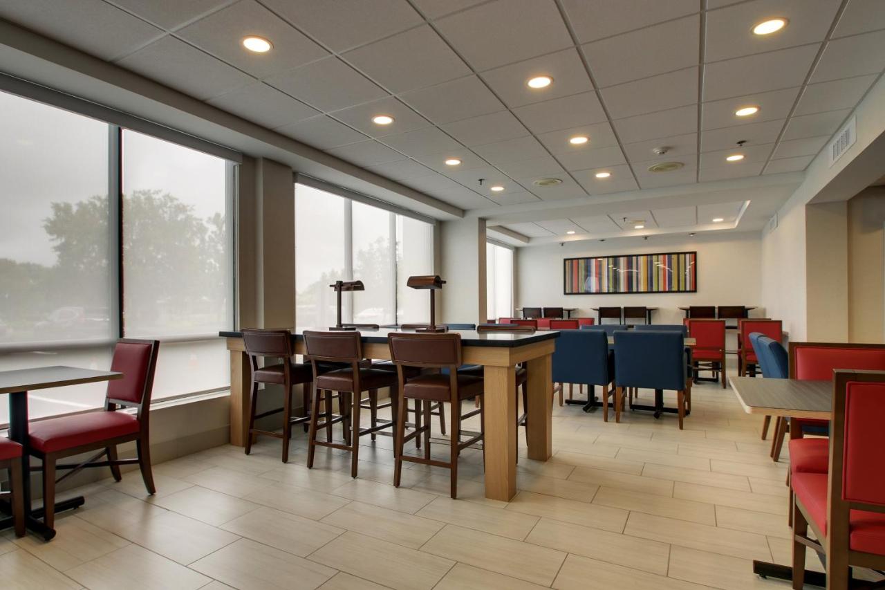 | Holiday Inn Express Voorhees/ Mt. Laurel, an IHG Hotel