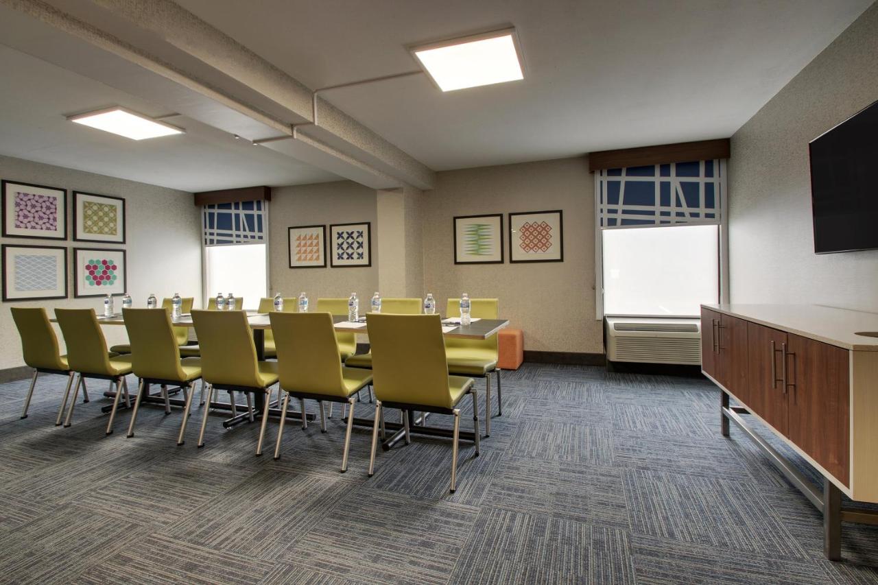 | Holiday Inn Express Voorhees/ Mt. Laurel, an IHG Hotel