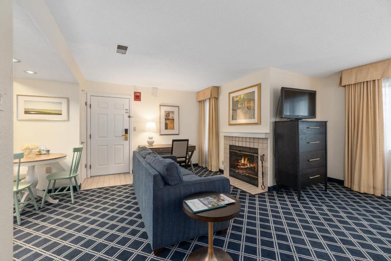 | Residences at Daniel Webster