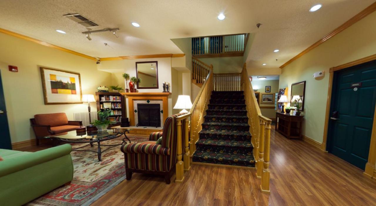  | Country Inn & Suites by Radisson, Salina, KS