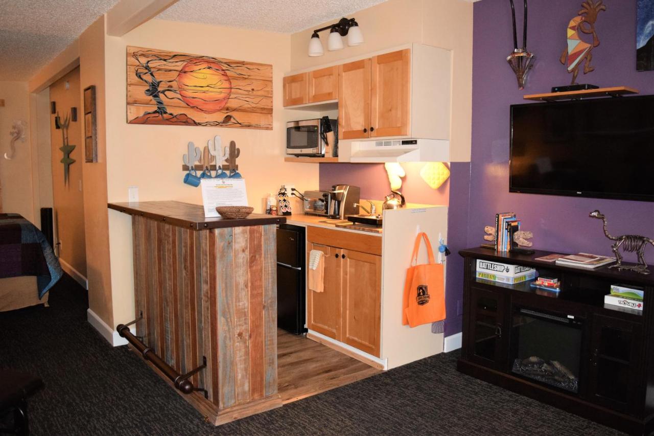 | St Dane's Desert Juniper Cabin