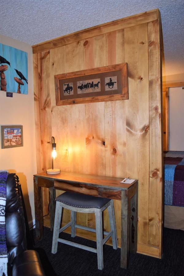 | St Dane's Desert Juniper Cabin
