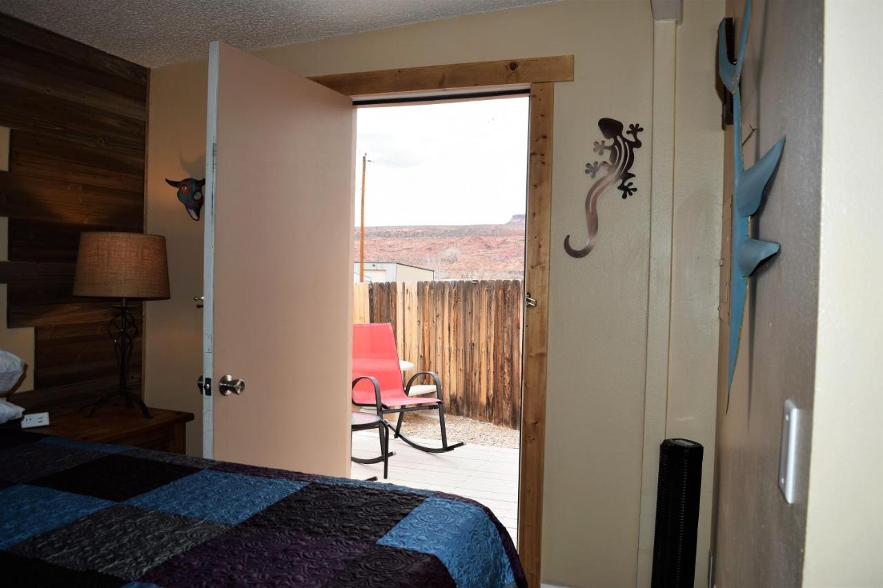 | St Dane's Desert Juniper Cabin