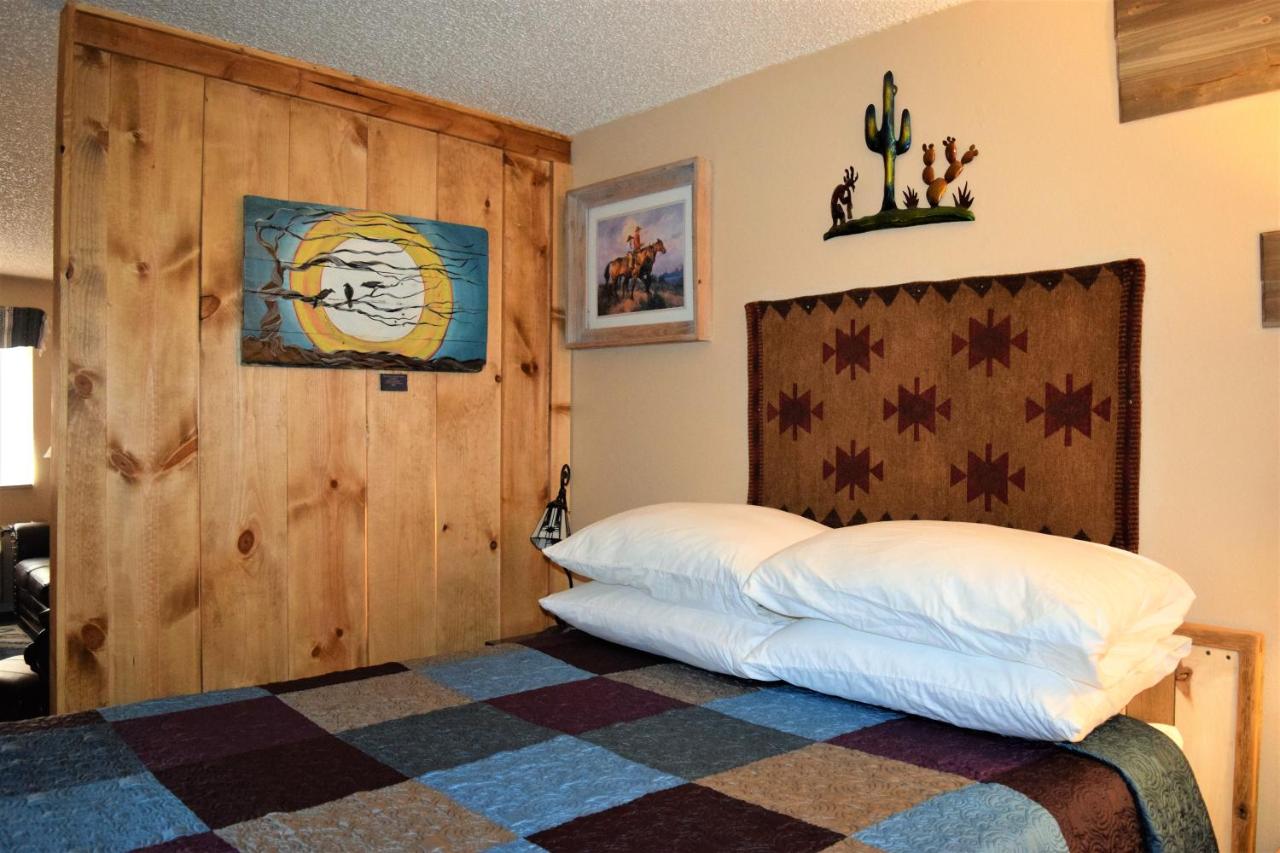 | St Dane's Desert Juniper Cabin