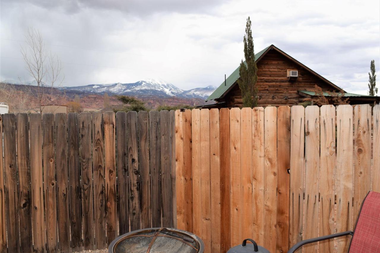 | St Dane's Desert Juniper Cabin