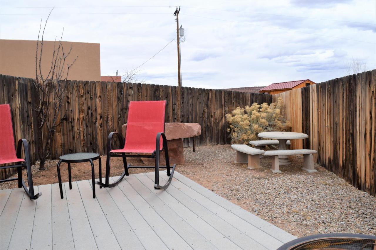 | St Dane's Desert Juniper Cabin