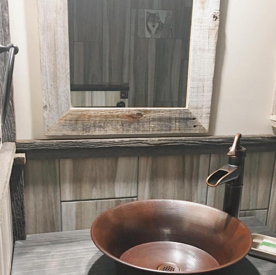 | The Woodstocker B&B
