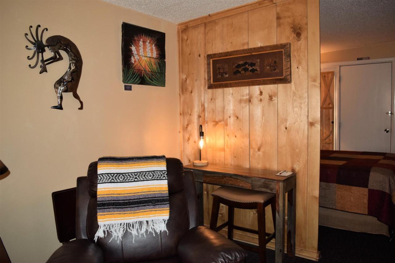 | St Danes Kokopelli Cabin