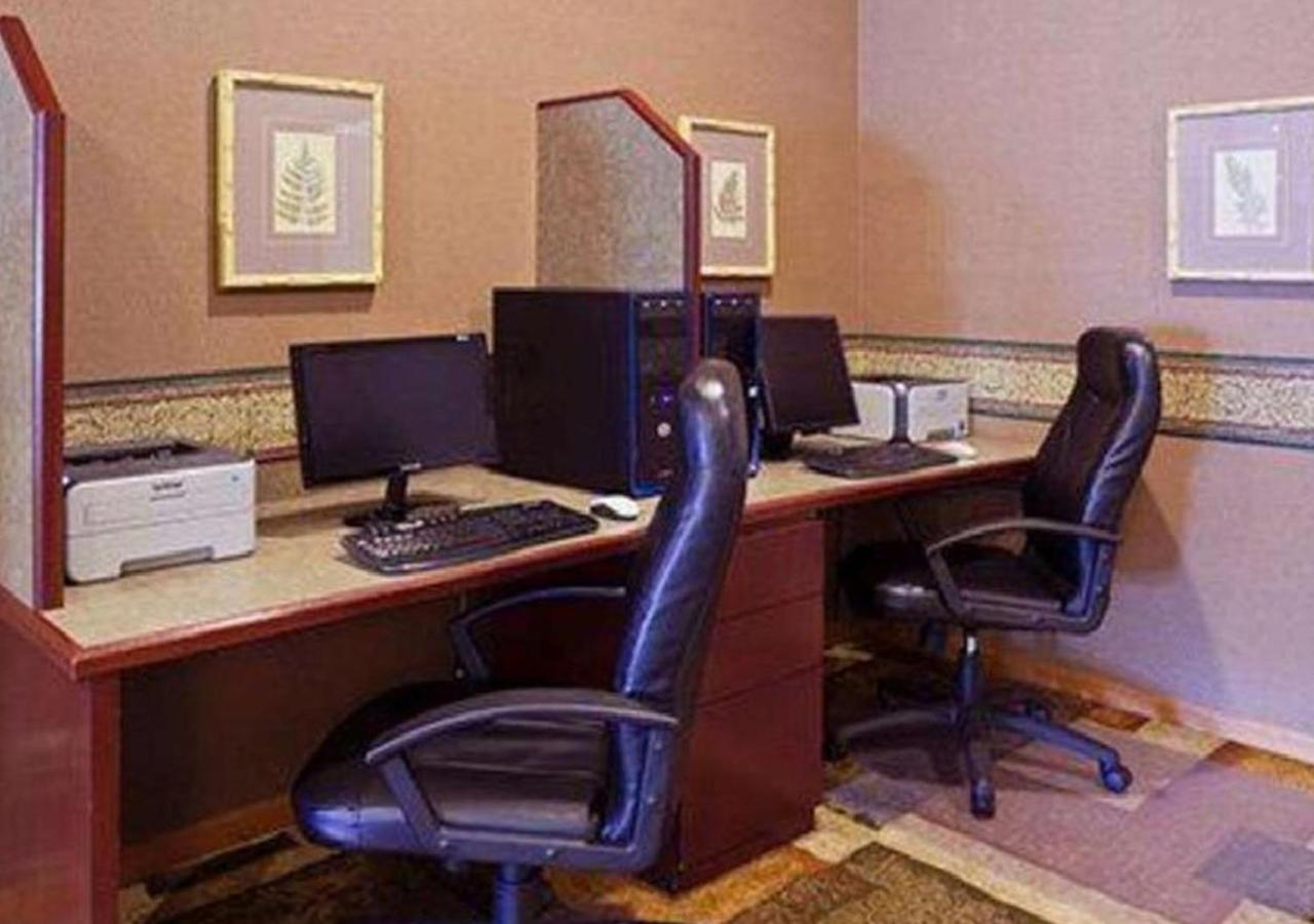 | Norwood Inn & Suites Eagan