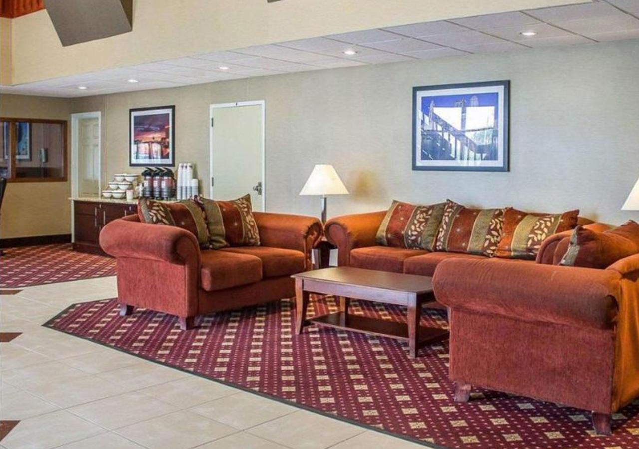 | Norwood Inn & Suites Eagan