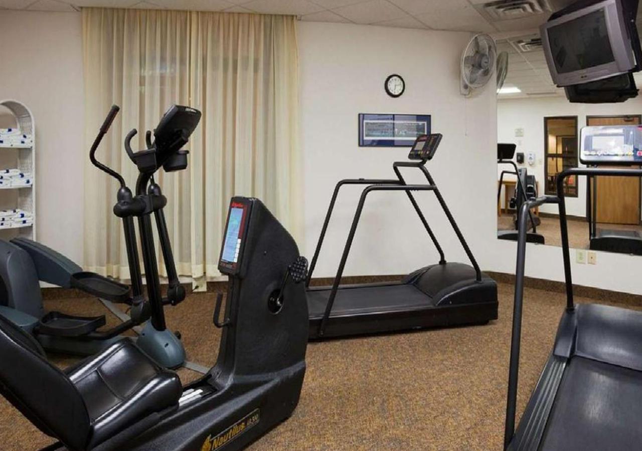 | Norwood Inn & Suites Eagan
