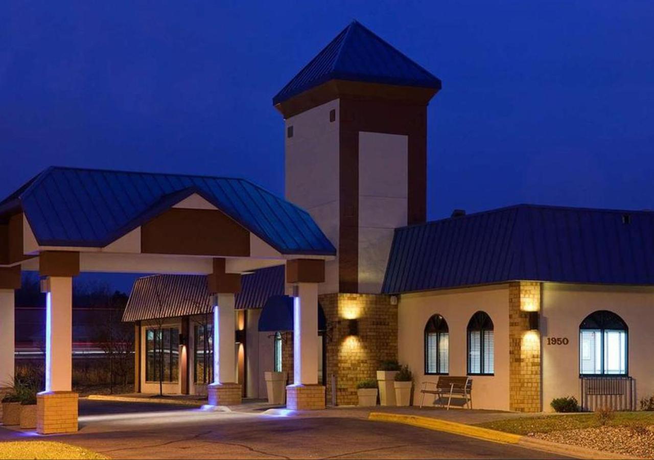 Norwood Inn & Suites Eagan