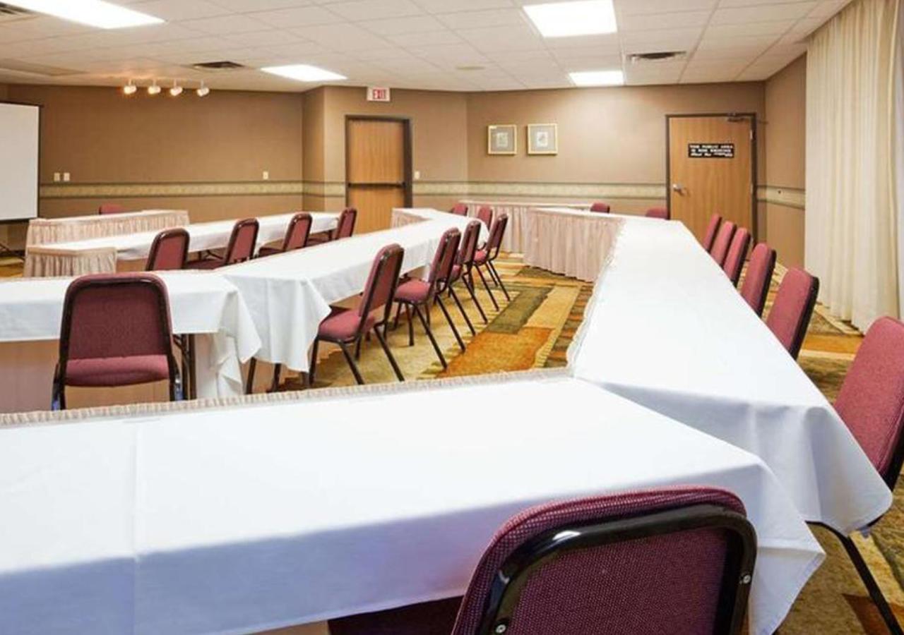 | Norwood Inn & Suites Eagan
