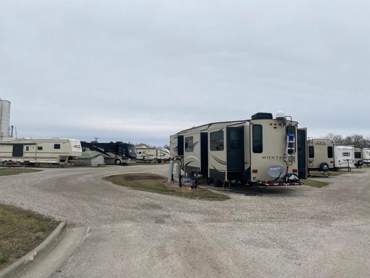 | Garnett Hotel & RV Park