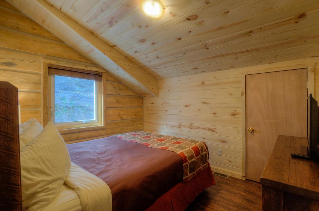 | Powder House Lodge