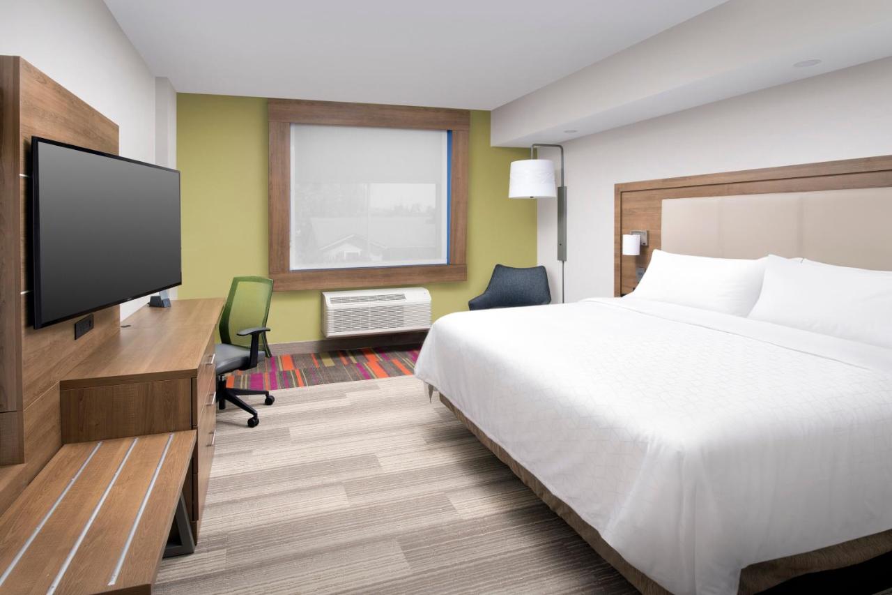 King Room at Holiday Inn Express Jacksonville Beach by IHG