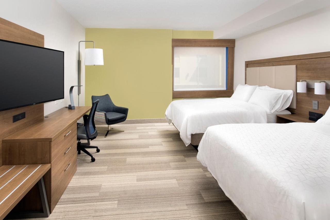 Queen Room with Two Queen Beds at Holiday Inn Express Jacksonville Beach by IHG
