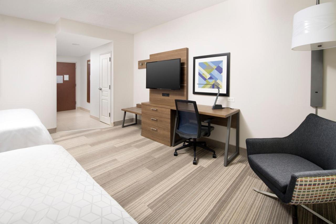 Queen Room with Two Queen Beds at Holiday Inn Express Jacksonville Beach by IHG