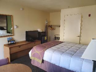 Room #7499011 at Mission Inn San Luis Obispo