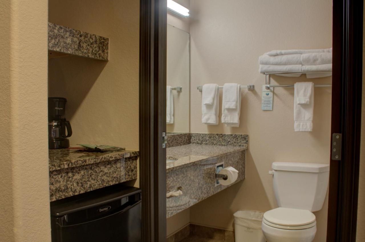 | Allington Inn & Suites Kremmling