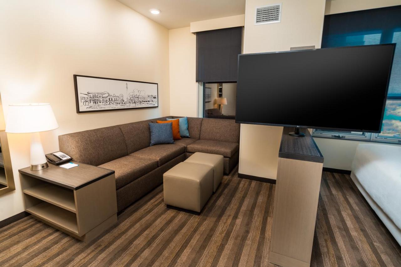 Queen Suite at Hyatt House Nashville/Franklin/Cool Springs